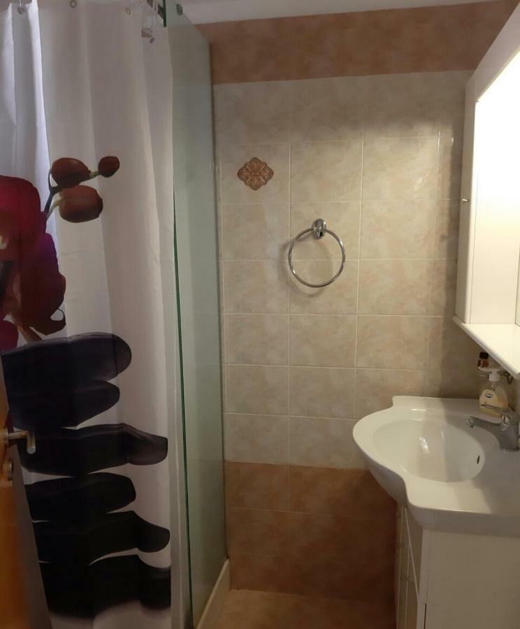 Vasilis Studios Kiveri Luaran gambar